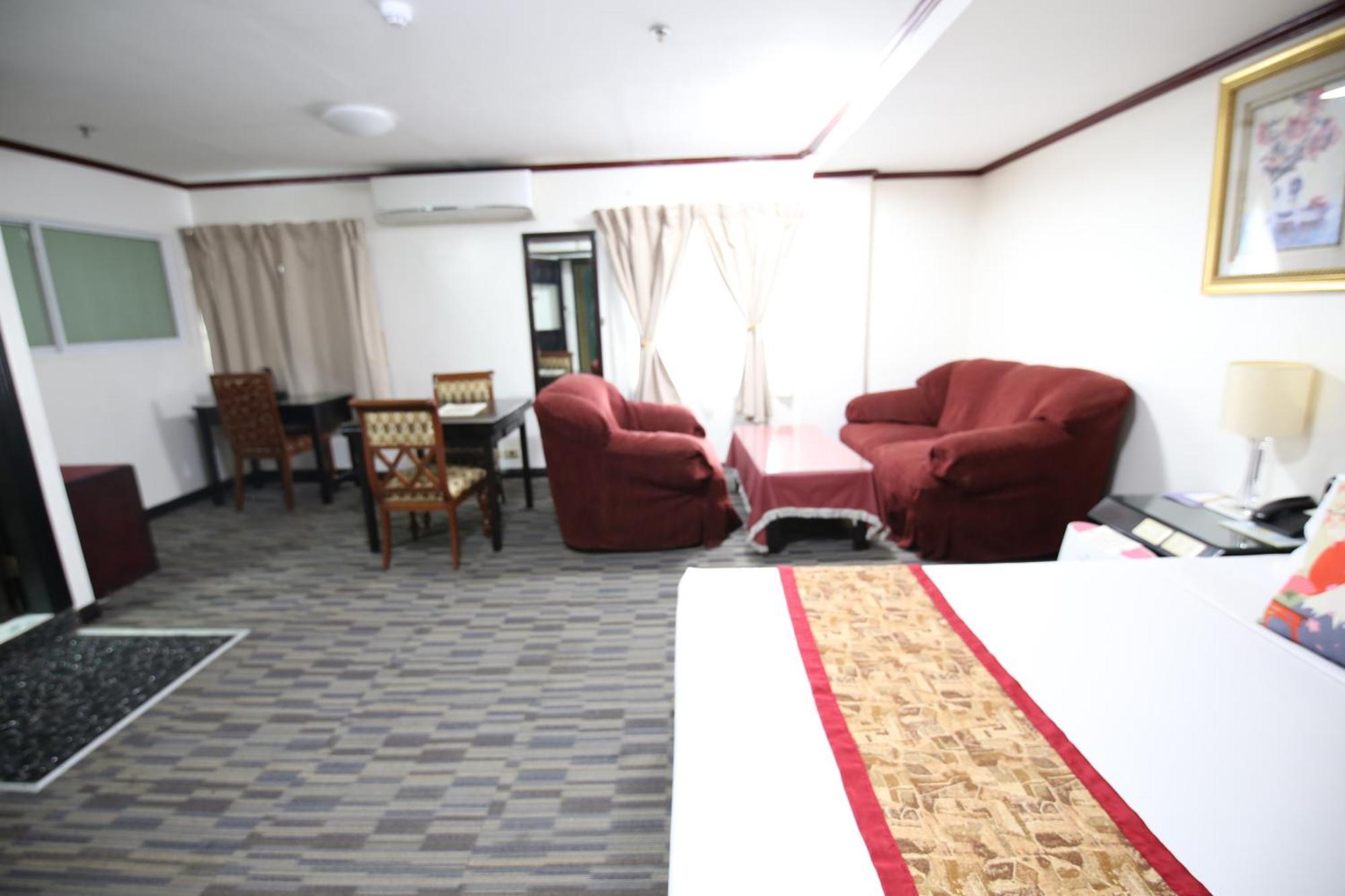 Hotel Asia Cebu Stadt Exterior foto
