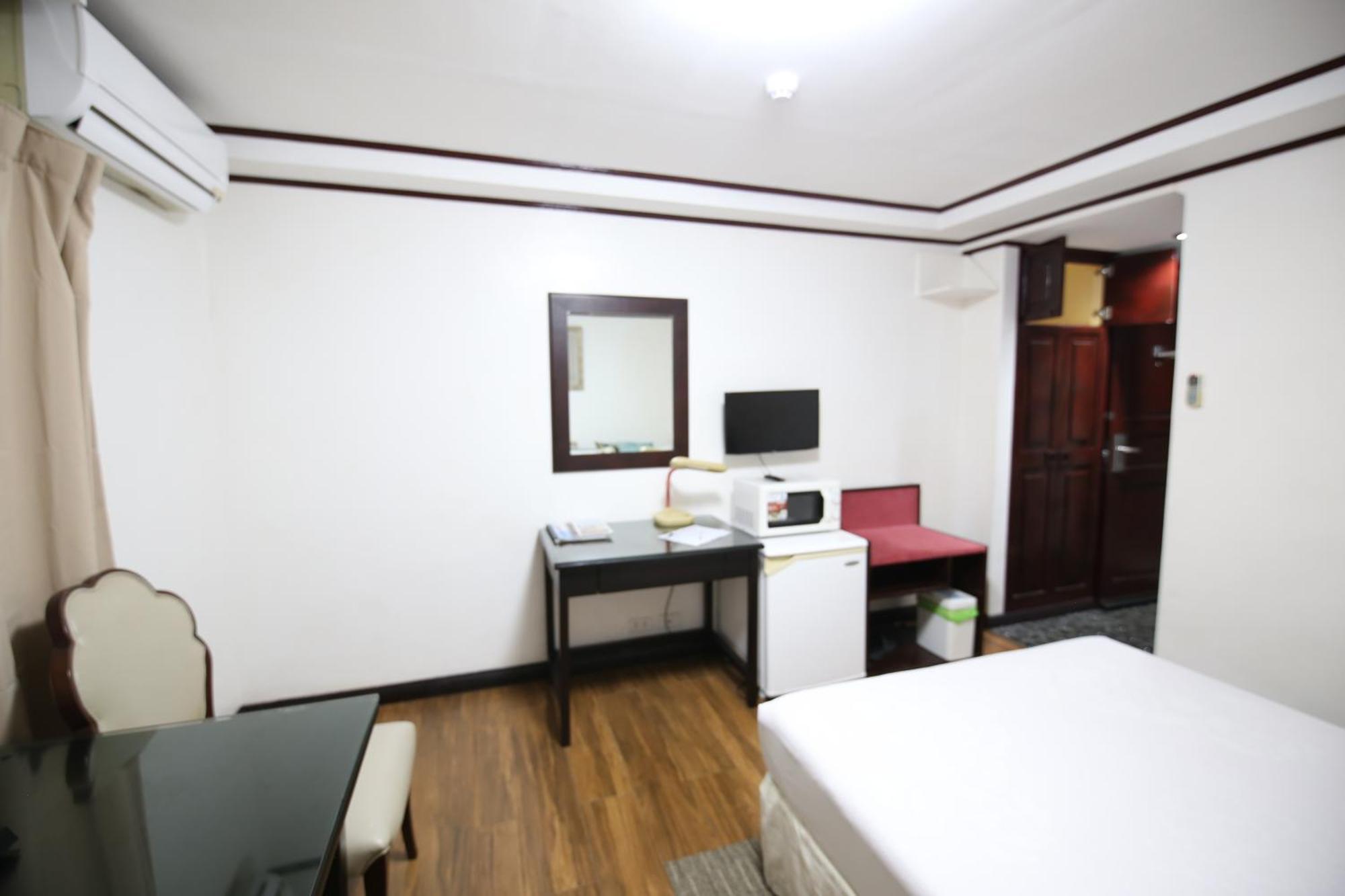 Hotel Asia Cebu Stadt Exterior foto