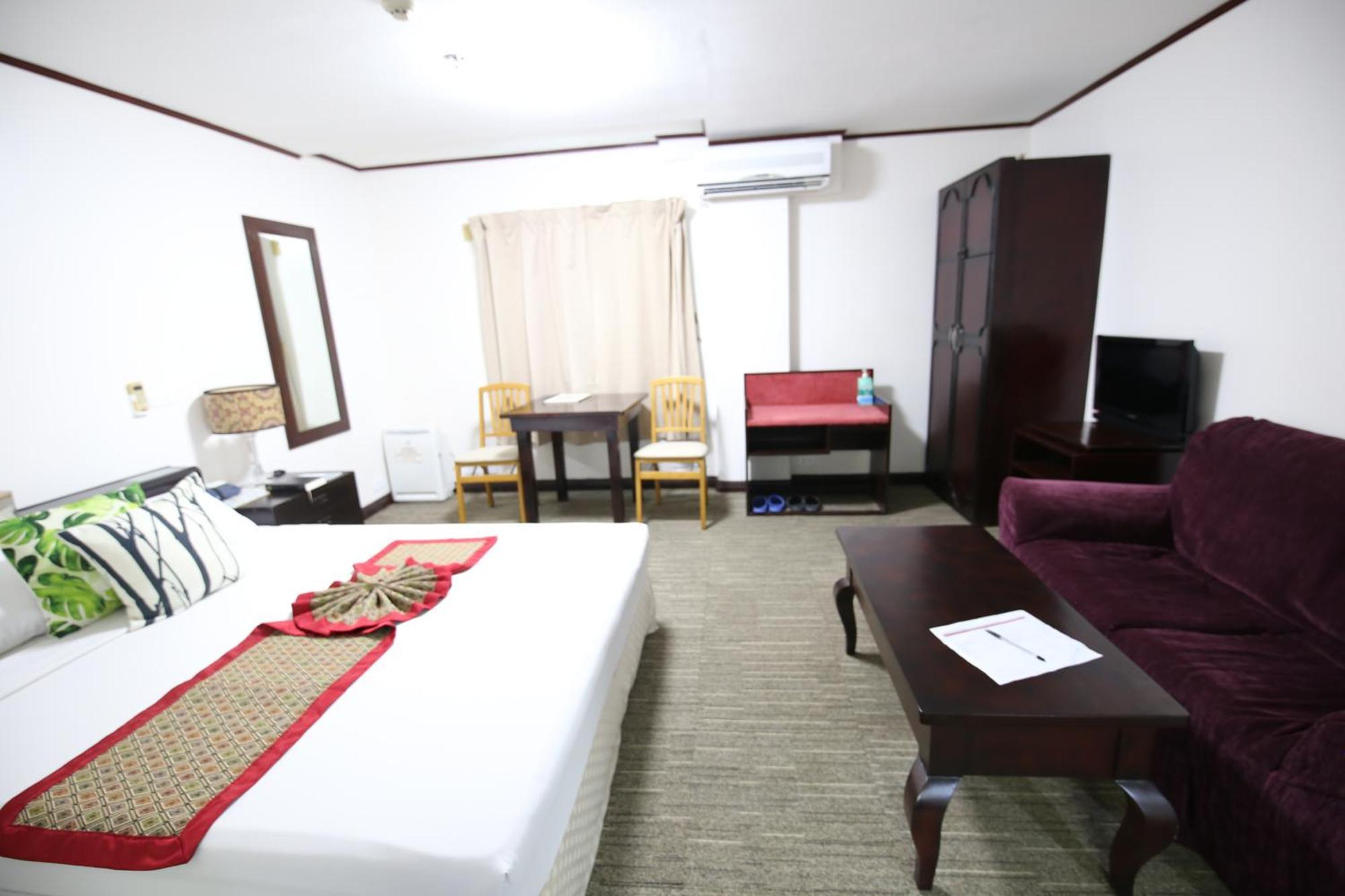 Hotel Asia Cebu Stadt Exterior foto